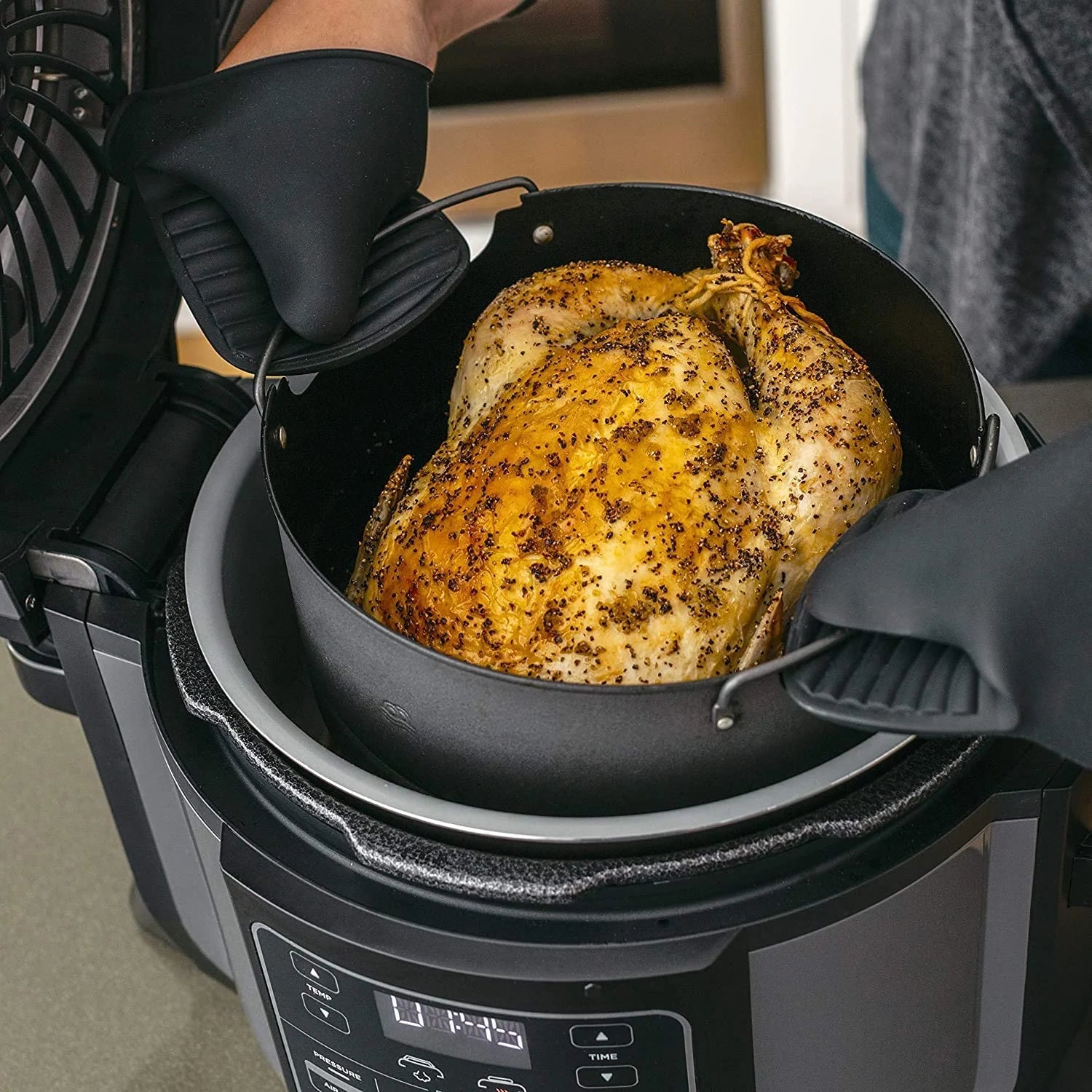 Restored 8-in-1 Multi-Cooker Pressure Cooker and Air Fryer 6.5 Qt K5663