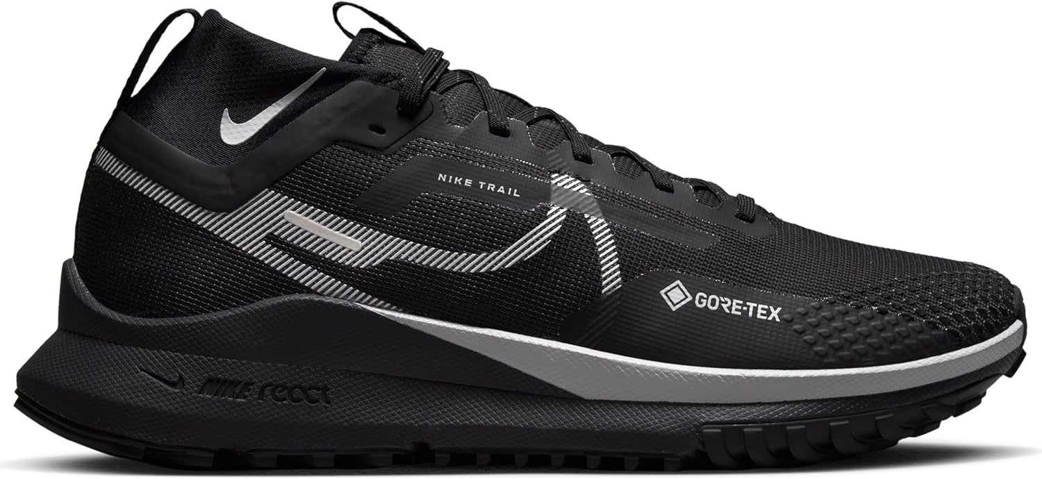 Black Wolf Grey Reflect Silver Low-Top Sneakers Q73686