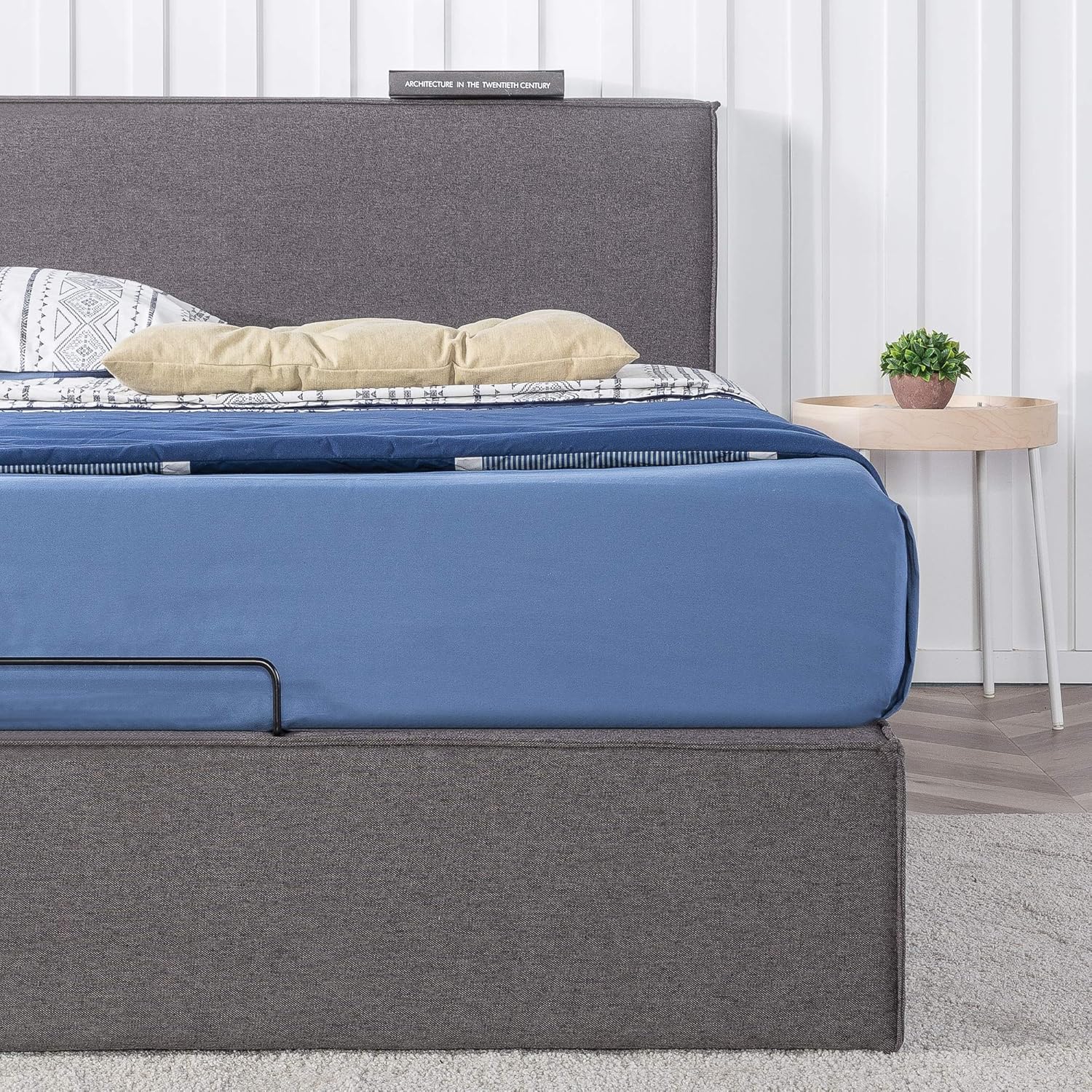 Queen Upholstered Platform Bed Frame with Hydraulic Lifting Storage H23575