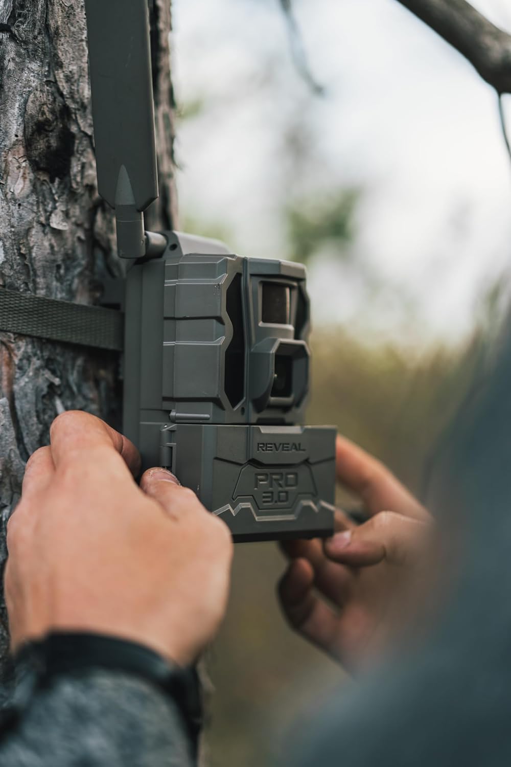 Reveal Pro 3.0 LTE Cellular Trail Camera, 4K Photo Quality, No Glow Flash C132