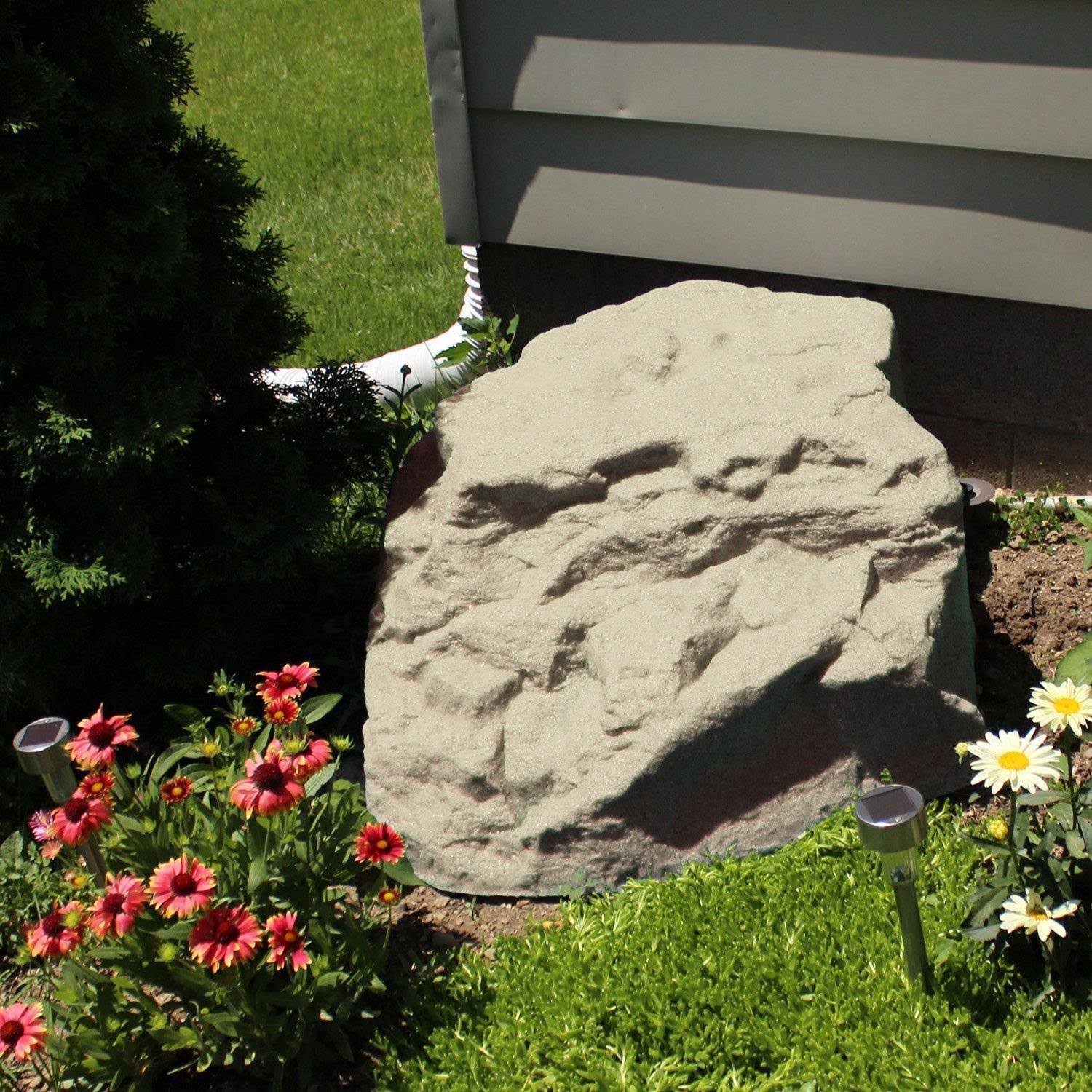 Low Profile Boulder Landscape Rock J1229