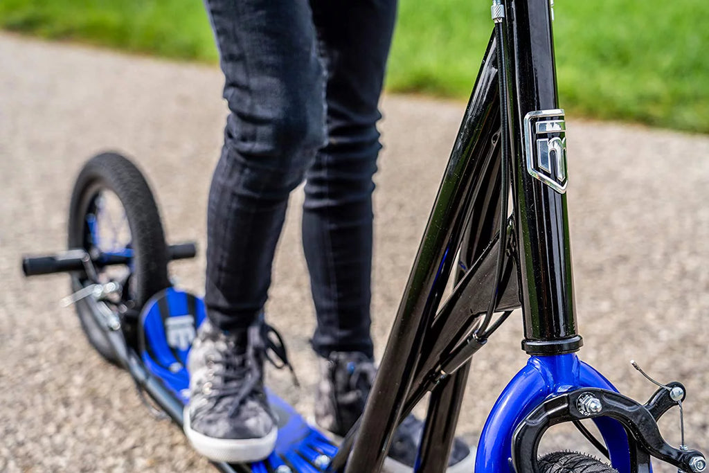 Black 12-Inch Youth Scooter with Caliper Brakes J925318