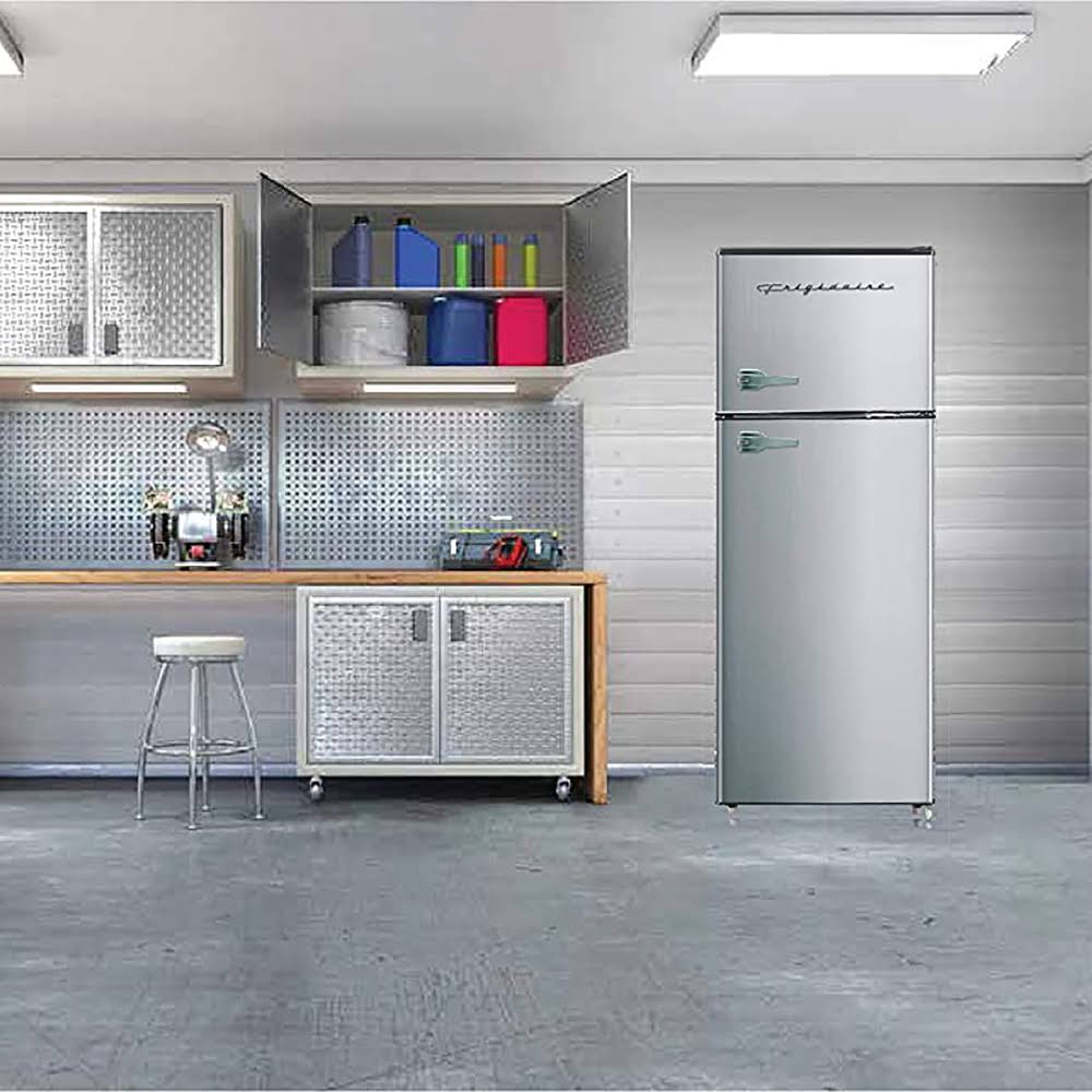 7.5 Cu. ft. Retro Refrigerator P140548