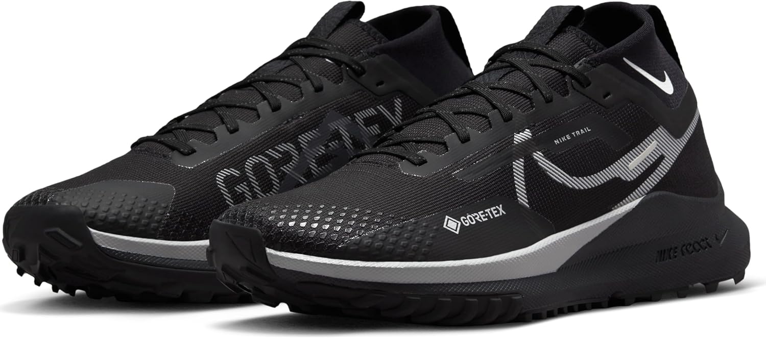 Black Wolf Grey Reflect Silver Low-Top Sneakers Q73686