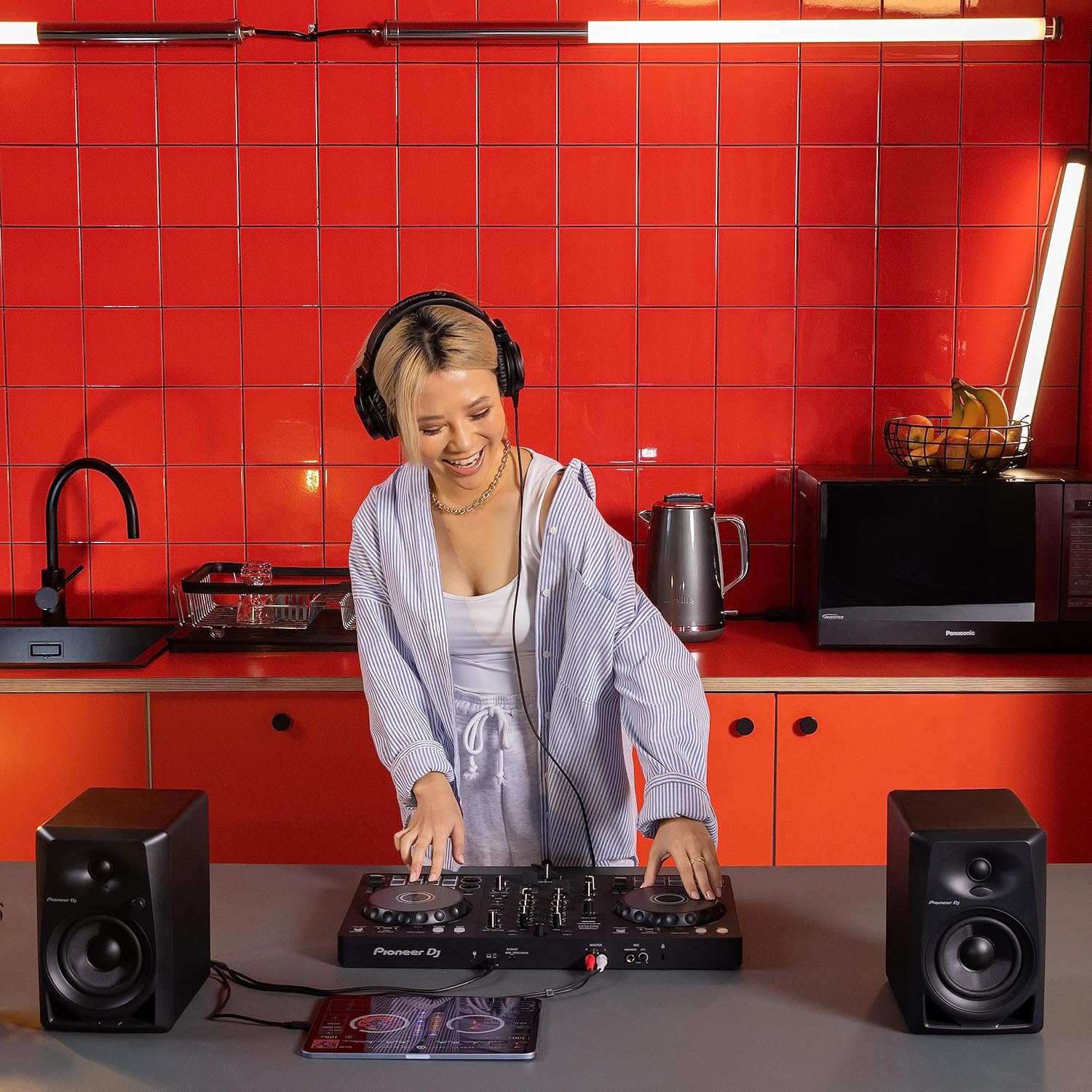 2-deck DJ Controller L95387