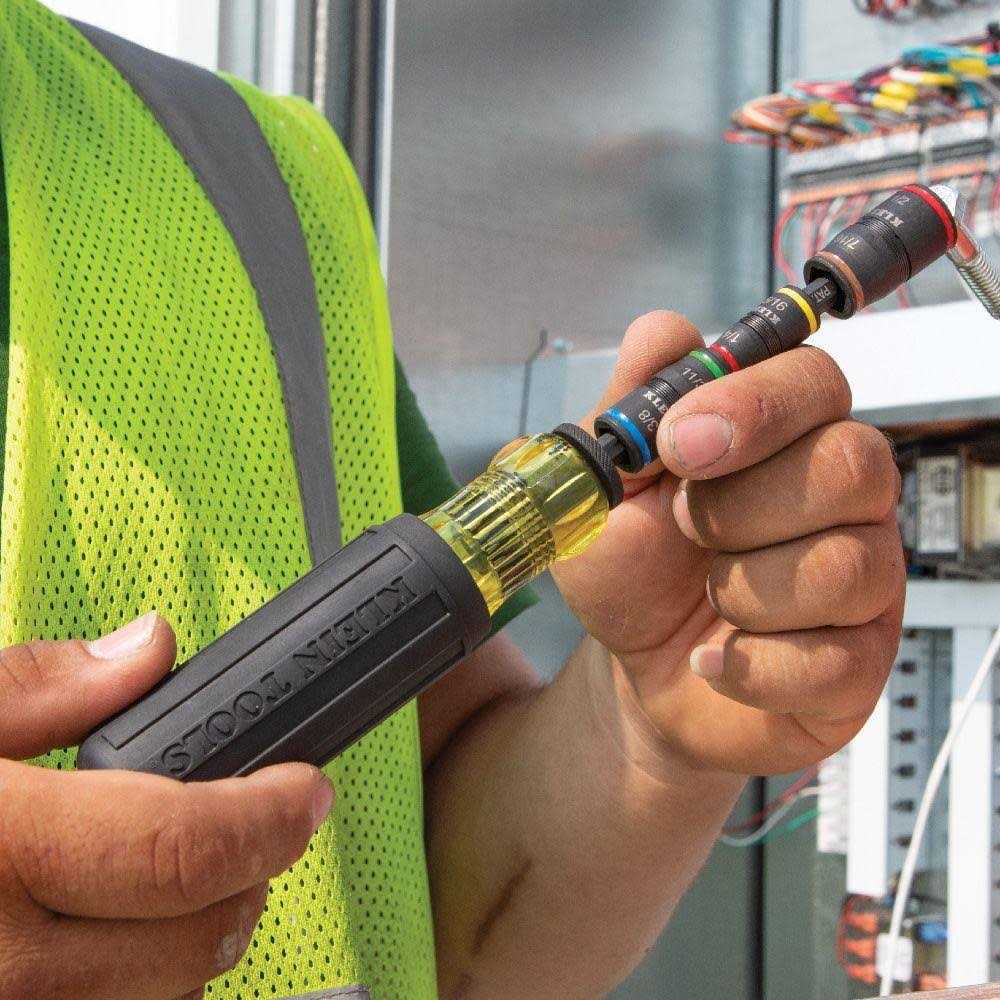 7 in 1 Impact Flip Socket with Handle U937
