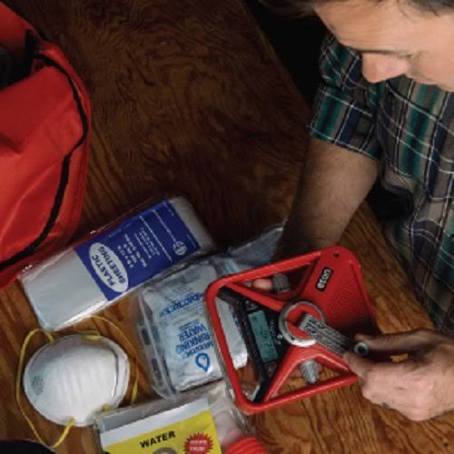 Hand Crank NOAA AM/FM Weather Alert Radio with Smartphone Charger K991862