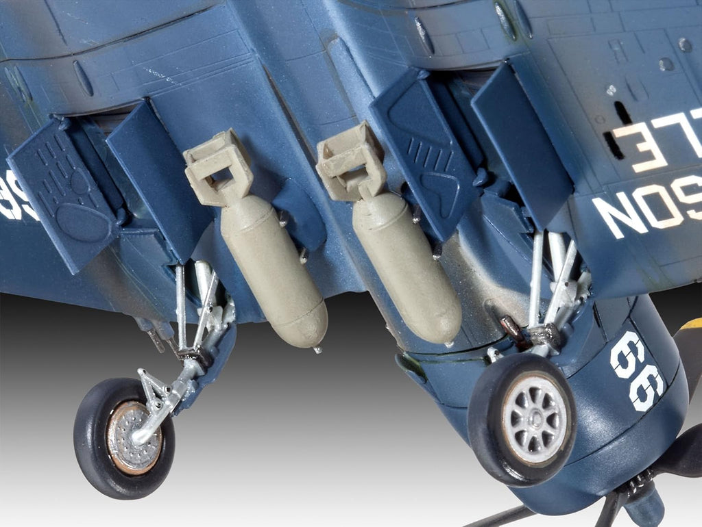 14.8 cm length 17.3 cm spanwidth F4U-4 Corsair Model Kit B257